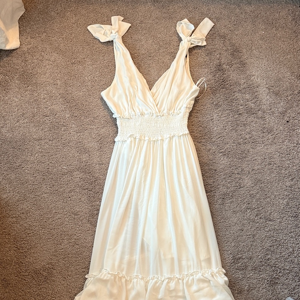 Elegant White Sleeveless Dress - Size Large